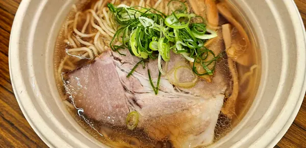 ラーメンEXPO 2025 秋田錦本店(秋田)の比内地鶏とはまぐりの淡麗醤油らあめん