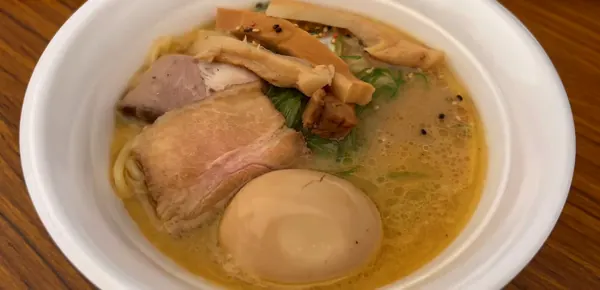 麺房 鶏くらふと (오사카)